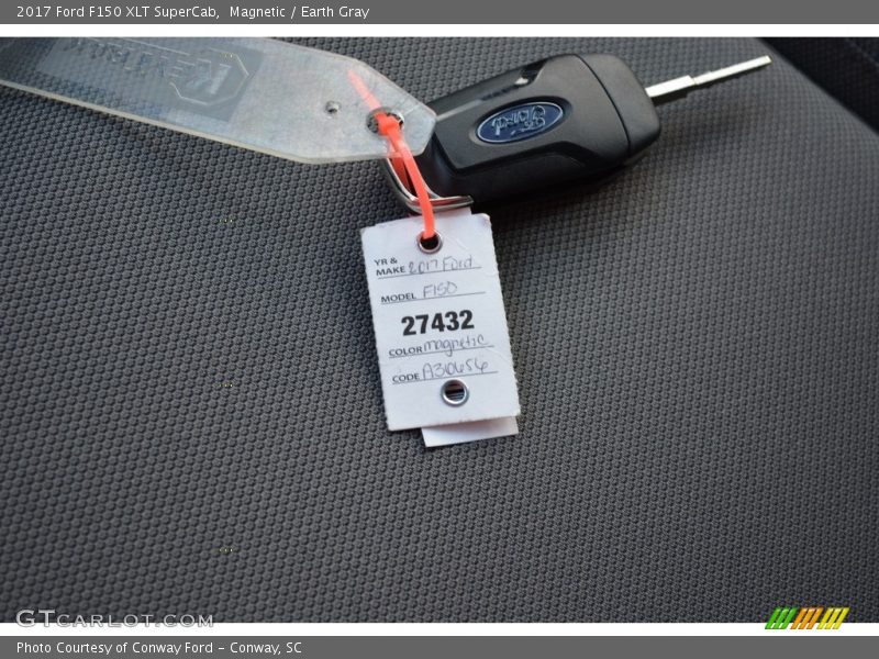 Magnetic / Earth Gray 2017 Ford F150 XLT SuperCab