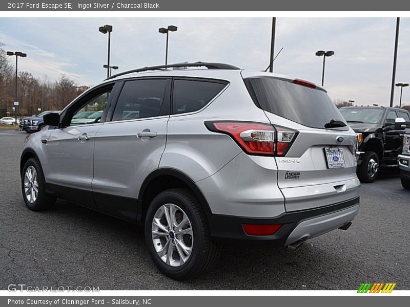 Ingot Silver / Charcoal Black 2017 Ford Escape SE