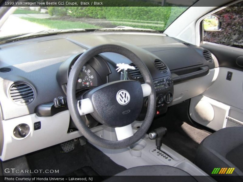 Black / Black 1999 Volkswagen New Beetle GLS Coupe