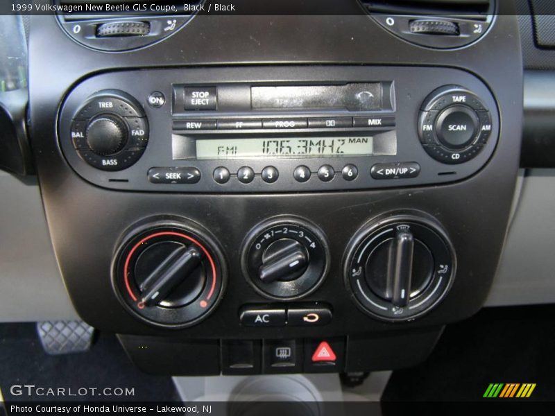 Black / Black 1999 Volkswagen New Beetle GLS Coupe