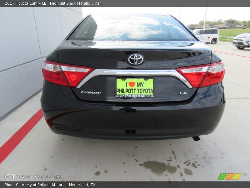 Midnight Black Metallic / Ash 2017 Toyota Camry LE