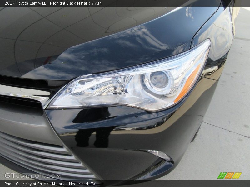 Midnight Black Metallic / Ash 2017 Toyota Camry LE