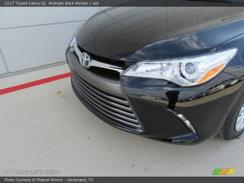 Midnight Black Metallic / Ash 2017 Toyota Camry LE