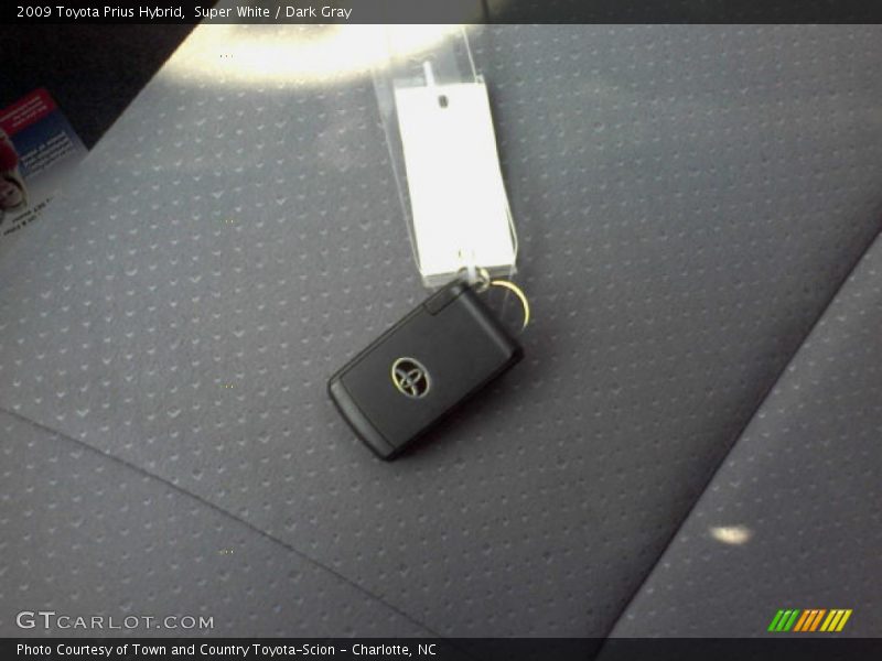 Super White / Dark Gray 2009 Toyota Prius Hybrid