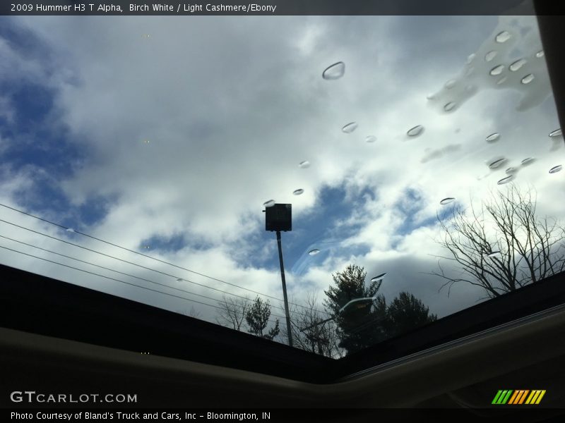 Birch White / Light Cashmere/Ebony 2009 Hummer H3 T Alpha