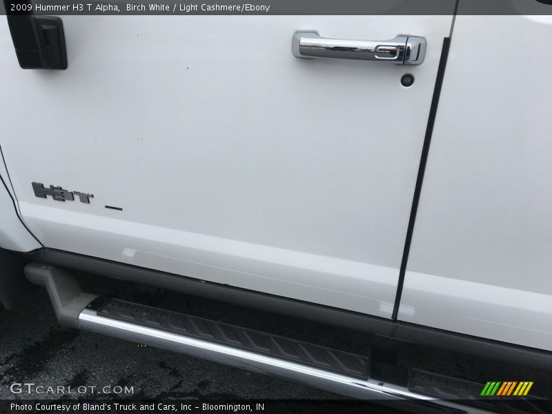 Birch White / Light Cashmere/Ebony 2009 Hummer H3 T Alpha