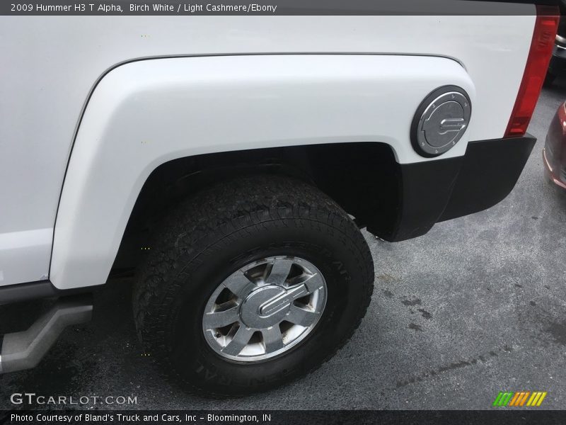 Birch White / Light Cashmere/Ebony 2009 Hummer H3 T Alpha