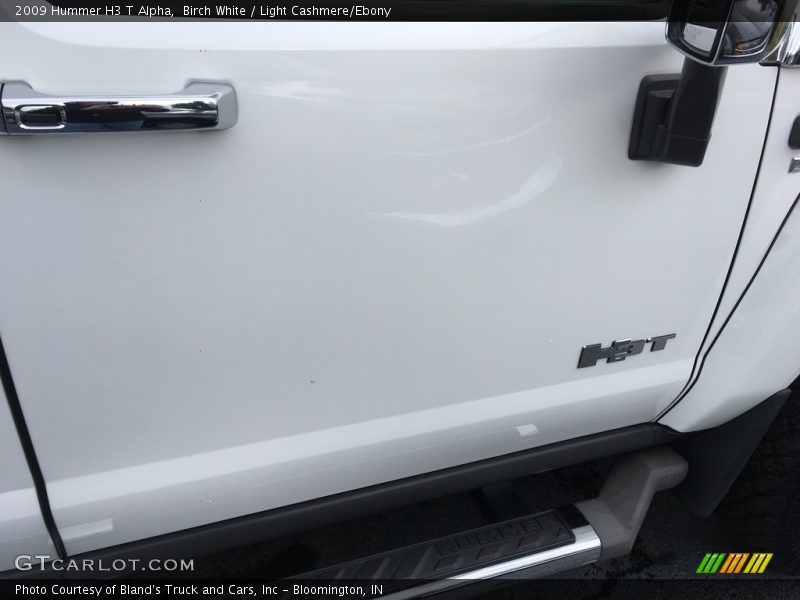 Birch White / Light Cashmere/Ebony 2009 Hummer H3 T Alpha