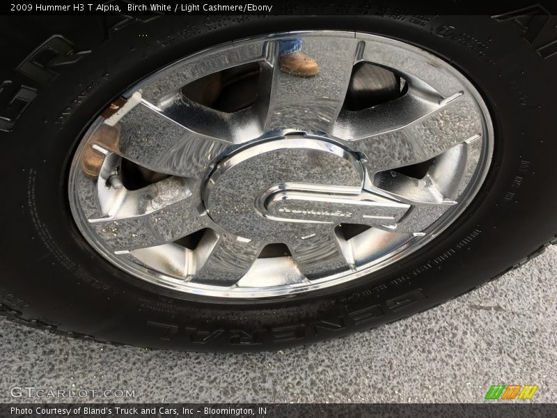Birch White / Light Cashmere/Ebony 2009 Hummer H3 T Alpha