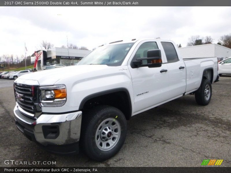 Front 3/4 View of 2017 Sierra 2500HD Double Cab 4x4