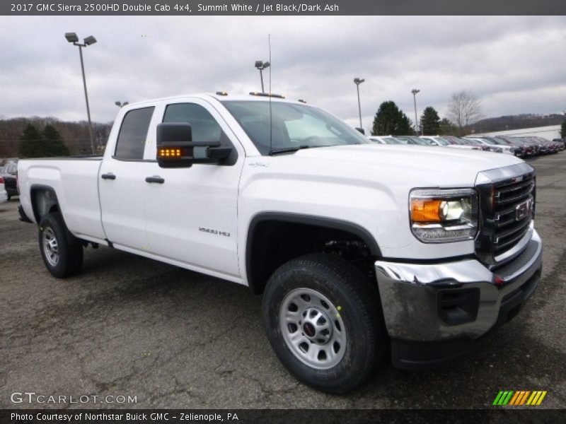 Front 3/4 View of 2017 Sierra 2500HD Double Cab 4x4