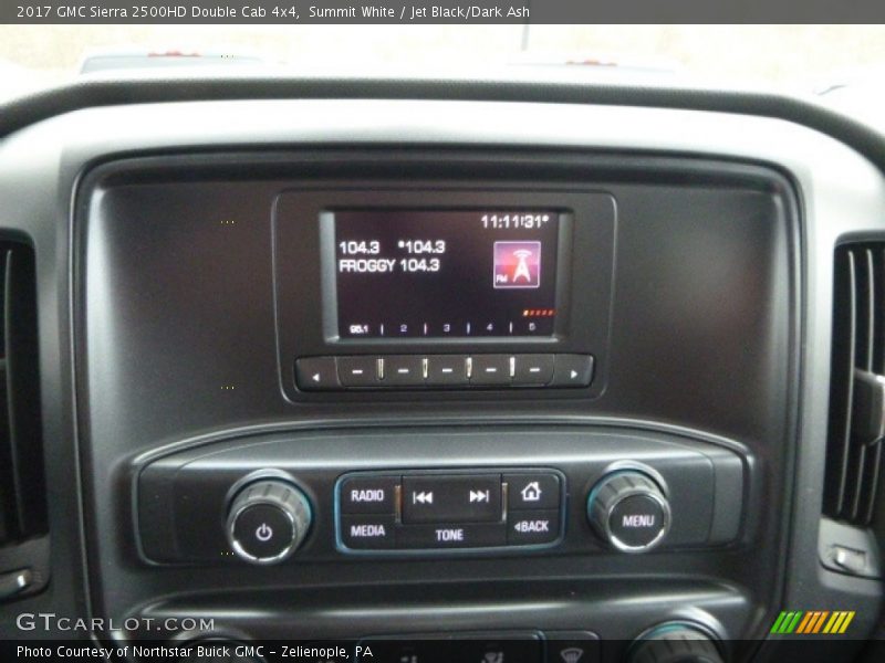 Controls of 2017 Sierra 2500HD Double Cab 4x4