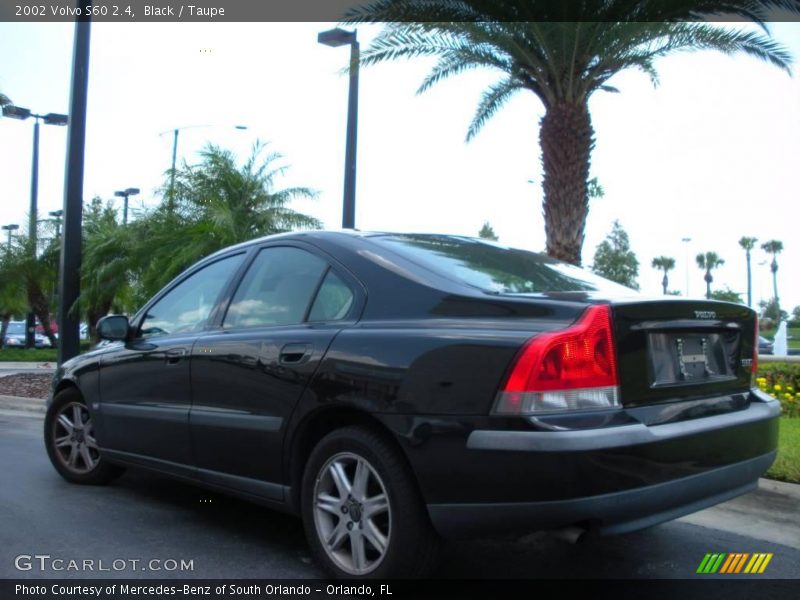 Black / Taupe 2002 Volvo S60 2.4