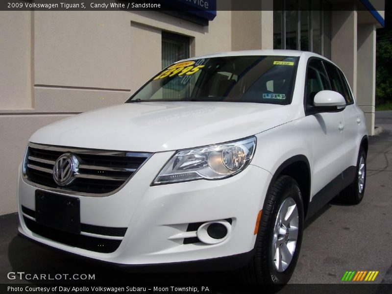 Candy White / Sandstone 2009 Volkswagen Tiguan S