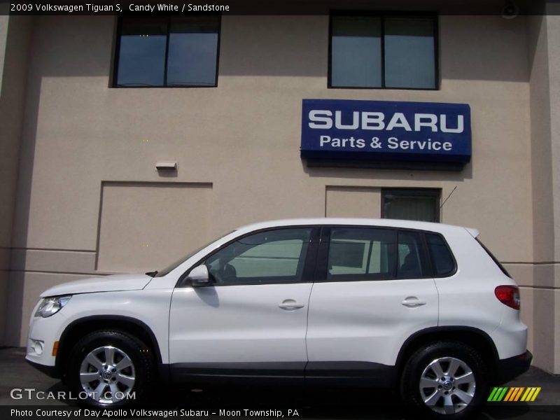 Candy White / Sandstone 2009 Volkswagen Tiguan S