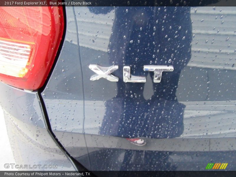 Blue Jeans / Ebony Black 2017 Ford Explorer XLT