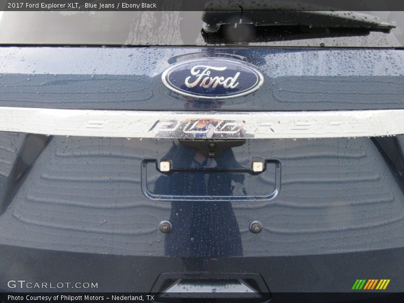 Blue Jeans / Ebony Black 2017 Ford Explorer XLT