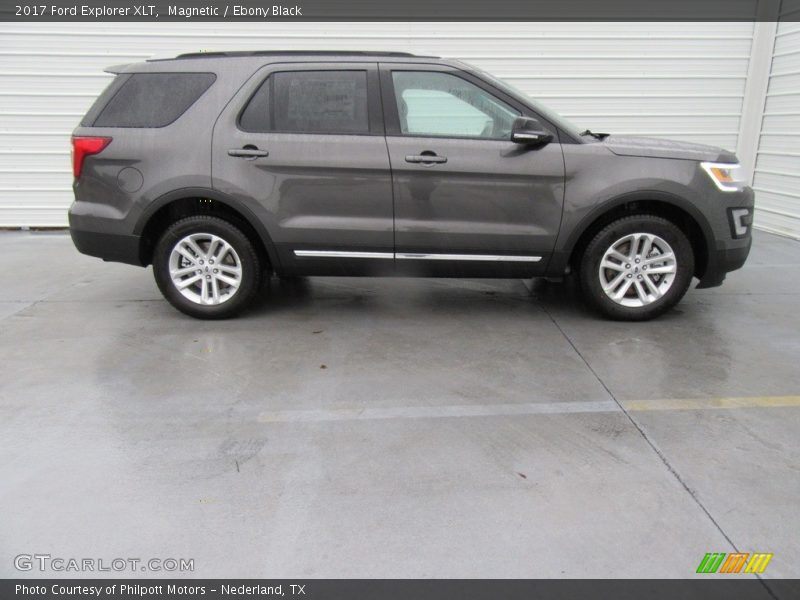 Magnetic / Ebony Black 2017 Ford Explorer XLT