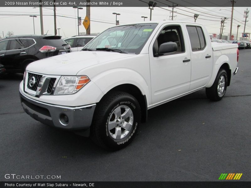 Avalanche White / Beige 2009 Nissan Frontier SE Crew Cab 4x4