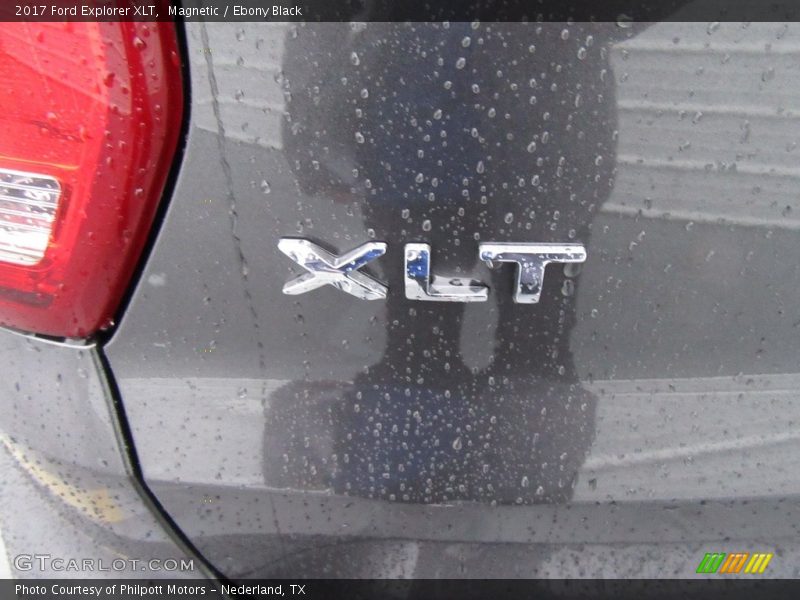 Magnetic / Ebony Black 2017 Ford Explorer XLT