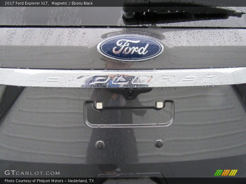 Magnetic / Ebony Black 2017 Ford Explorer XLT