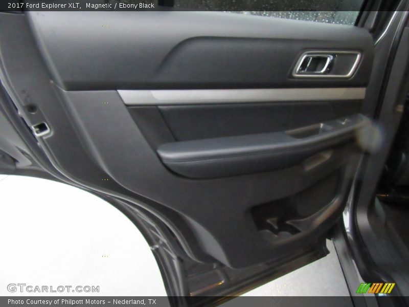 Magnetic / Ebony Black 2017 Ford Explorer XLT