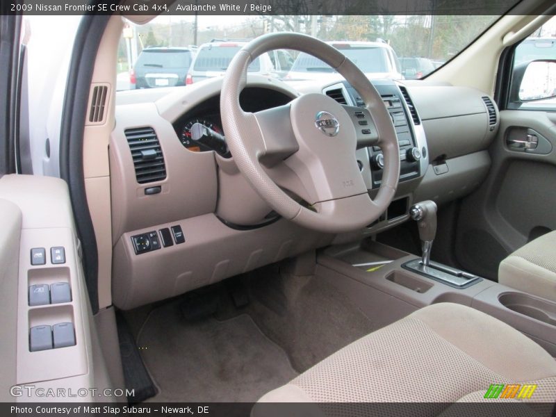 Avalanche White / Beige 2009 Nissan Frontier SE Crew Cab 4x4