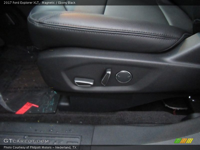 Magnetic / Ebony Black 2017 Ford Explorer XLT