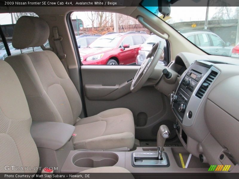 Avalanche White / Beige 2009 Nissan Frontier SE Crew Cab 4x4