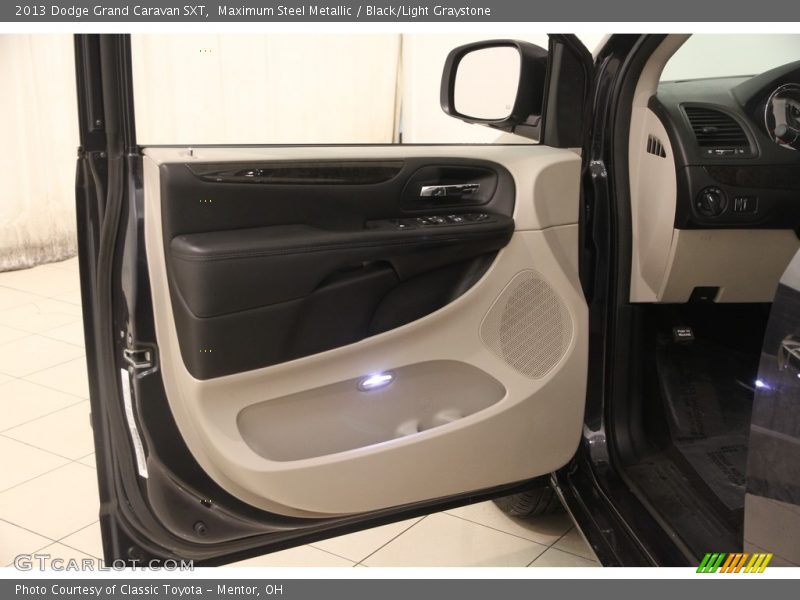 Maximum Steel Metallic / Black/Light Graystone 2013 Dodge Grand Caravan SXT