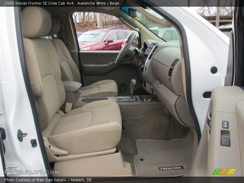 Avalanche White / Beige 2009 Nissan Frontier SE Crew Cab 4x4