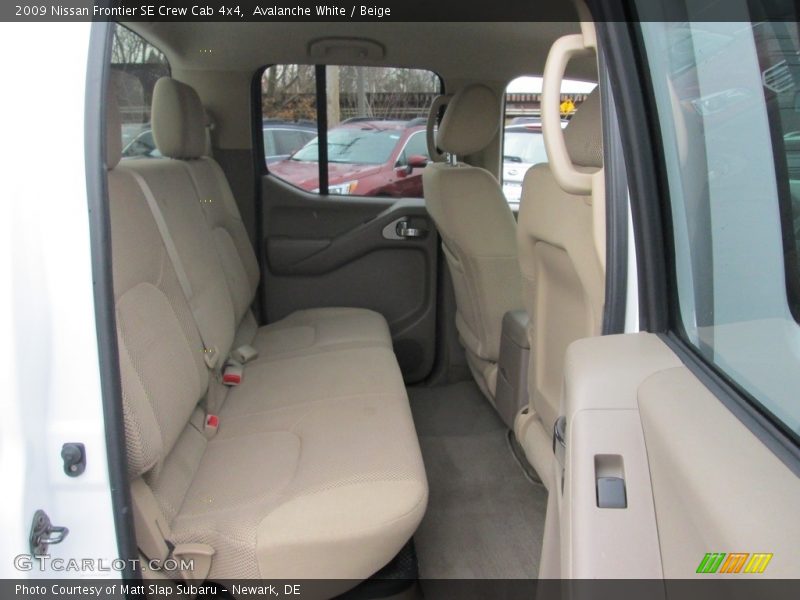 Avalanche White / Beige 2009 Nissan Frontier SE Crew Cab 4x4