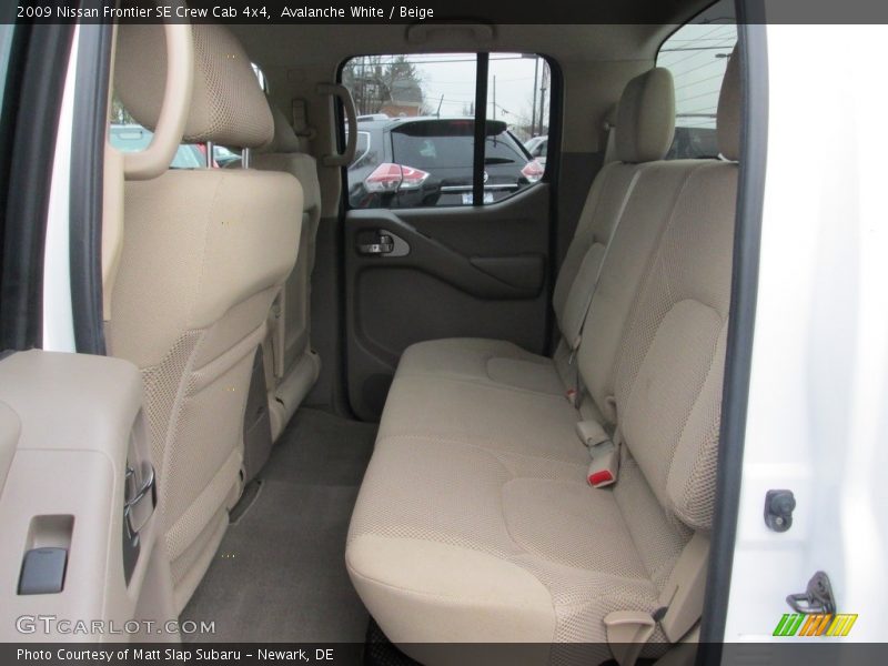 Avalanche White / Beige 2009 Nissan Frontier SE Crew Cab 4x4