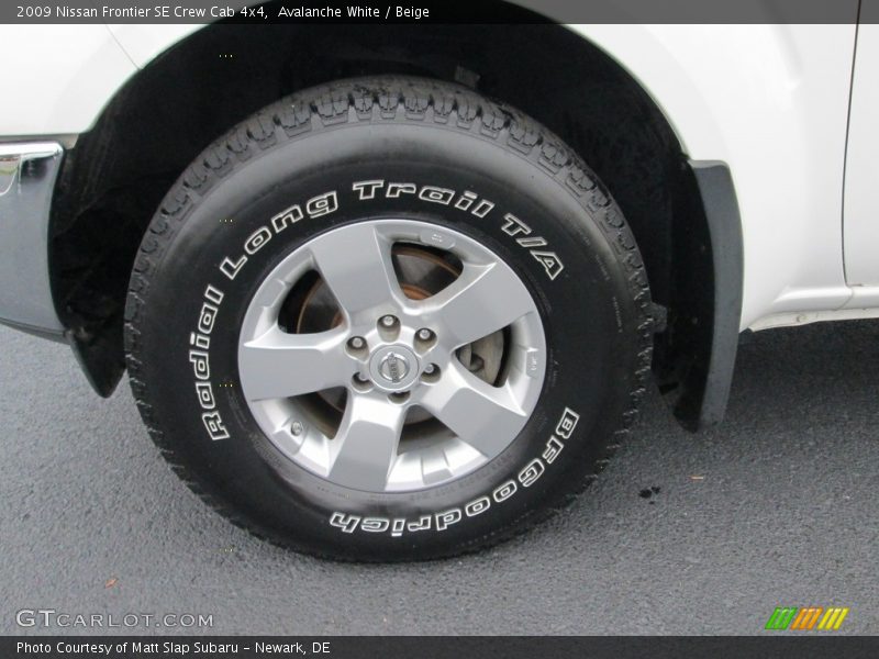 Avalanche White / Beige 2009 Nissan Frontier SE Crew Cab 4x4
