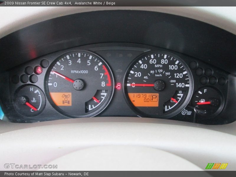 Avalanche White / Beige 2009 Nissan Frontier SE Crew Cab 4x4