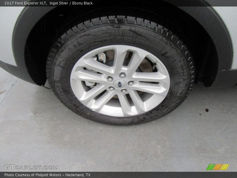 Ingot Silver / Ebony Black 2017 Ford Explorer XLT