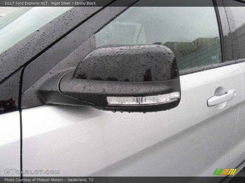 Ingot Silver / Ebony Black 2017 Ford Explorer XLT