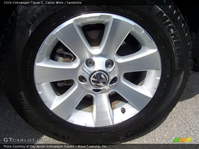 Candy White / Sandstone 2009 Volkswagen Tiguan S