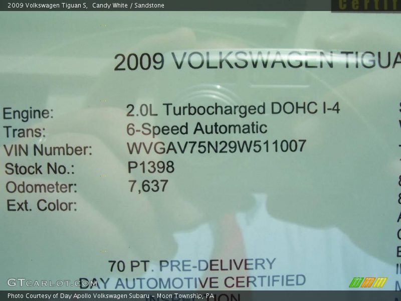 Candy White / Sandstone 2009 Volkswagen Tiguan S