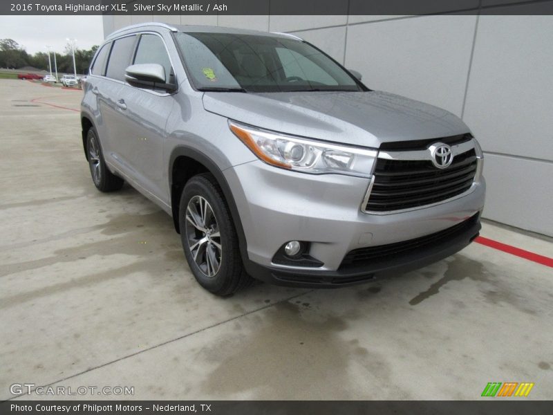 Silver Sky Metallic / Ash 2016 Toyota Highlander XLE