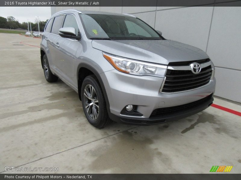 Silver Sky Metallic / Ash 2016 Toyota Highlander XLE