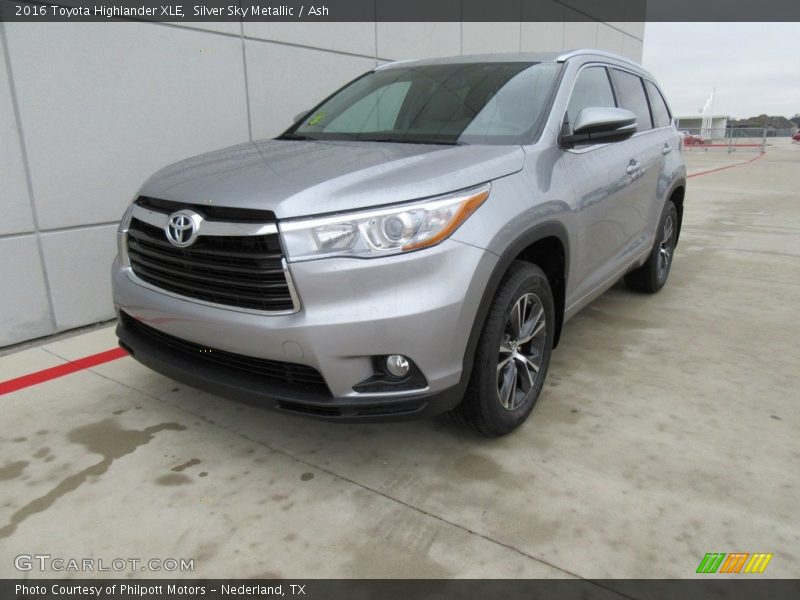 Silver Sky Metallic / Ash 2016 Toyota Highlander XLE