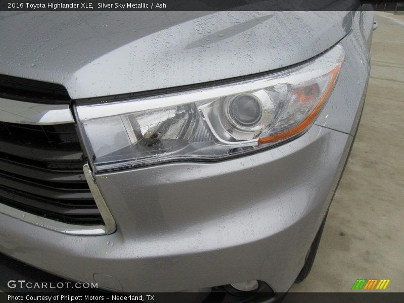 Silver Sky Metallic / Ash 2016 Toyota Highlander XLE