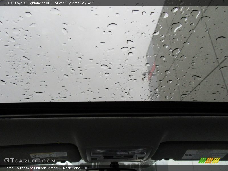 Silver Sky Metallic / Ash 2016 Toyota Highlander XLE