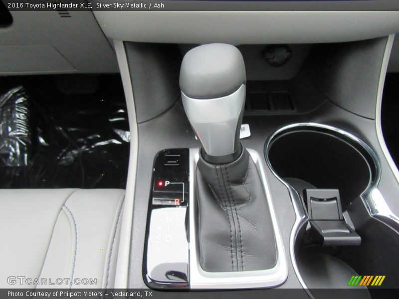 Silver Sky Metallic / Ash 2016 Toyota Highlander XLE