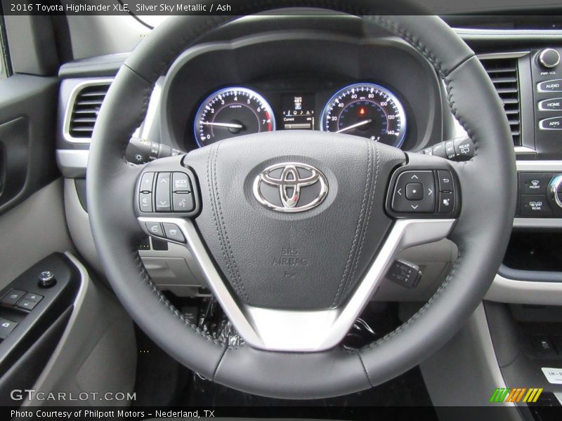 Silver Sky Metallic / Ash 2016 Toyota Highlander XLE