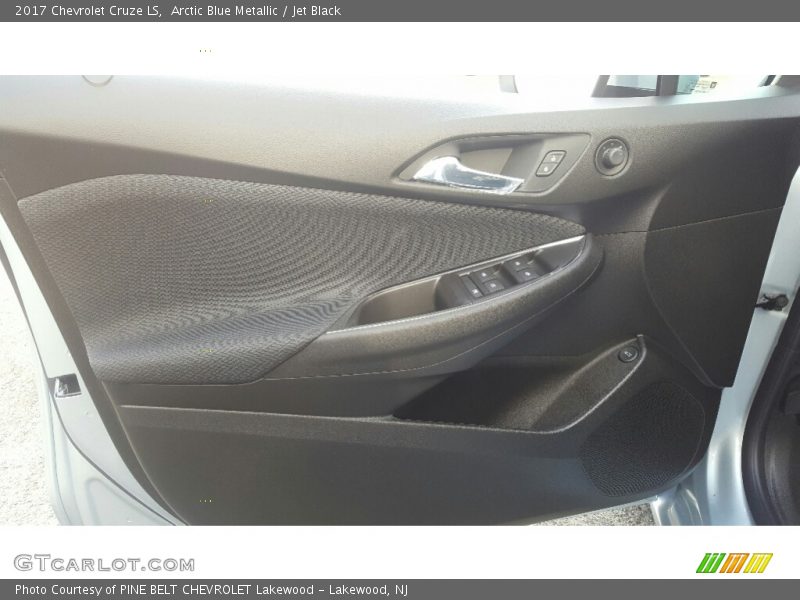 Arctic Blue Metallic / Jet Black 2017 Chevrolet Cruze LS