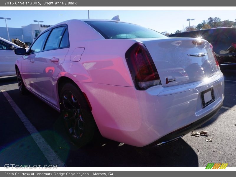 Bright White / Black 2016 Chrysler 300 S