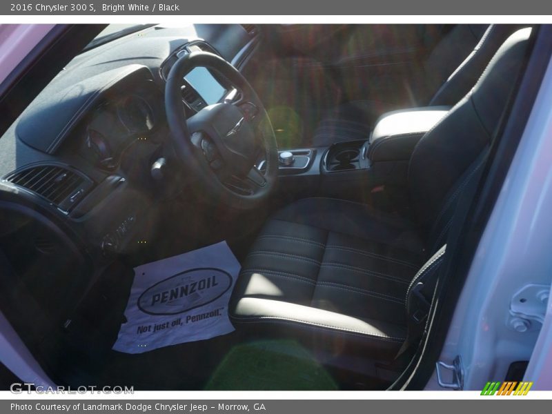 Bright White / Black 2016 Chrysler 300 S