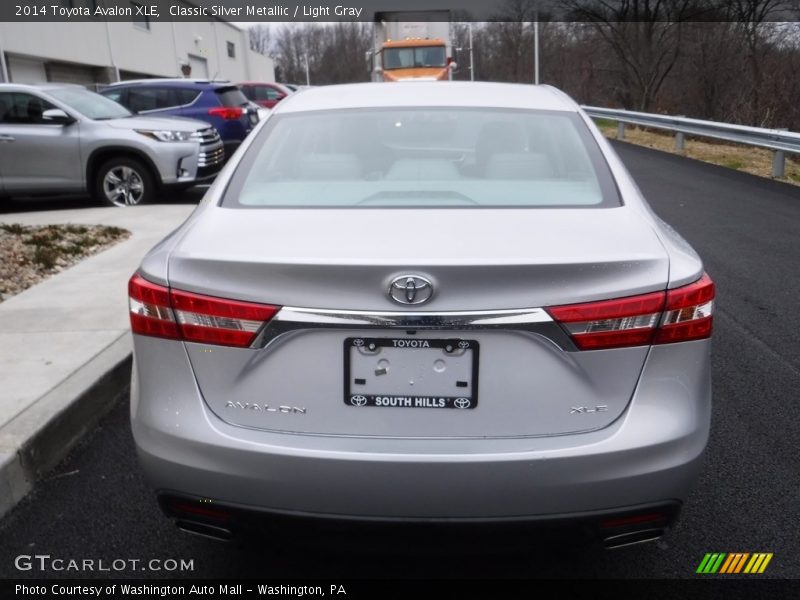 Classic Silver Metallic / Light Gray 2014 Toyota Avalon XLE